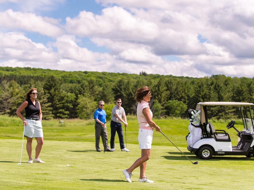 Deerhurst Resort Хънтсвил Екстериор снимка