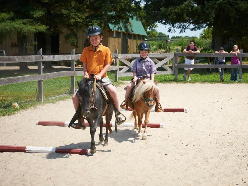 Deerhurst Resort Хънтсвил Екстериор снимка